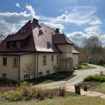 Gaestezimmer In Herrschaftlicher Villa Krakow am See Exterior foto